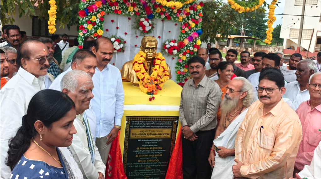 Dr Suri Bhagavantam Statue Unveiled